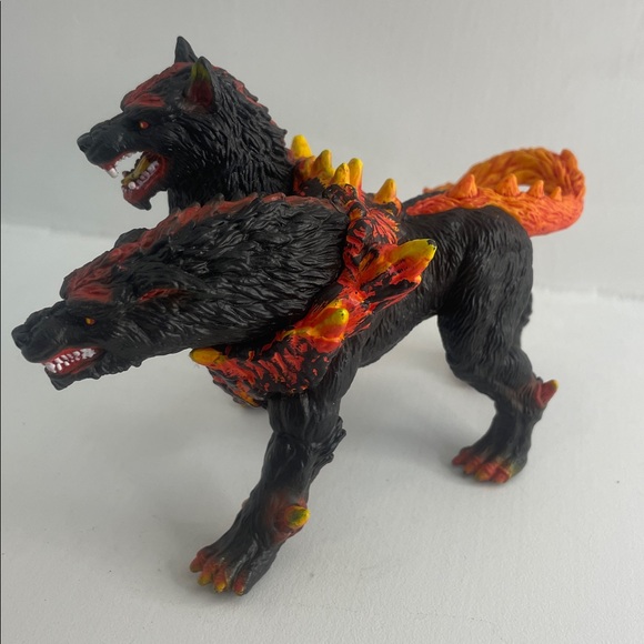 Schleich Eldrador Creatures Hellhound Two Headed Dog Wolf Figure - Picture 4 of 7